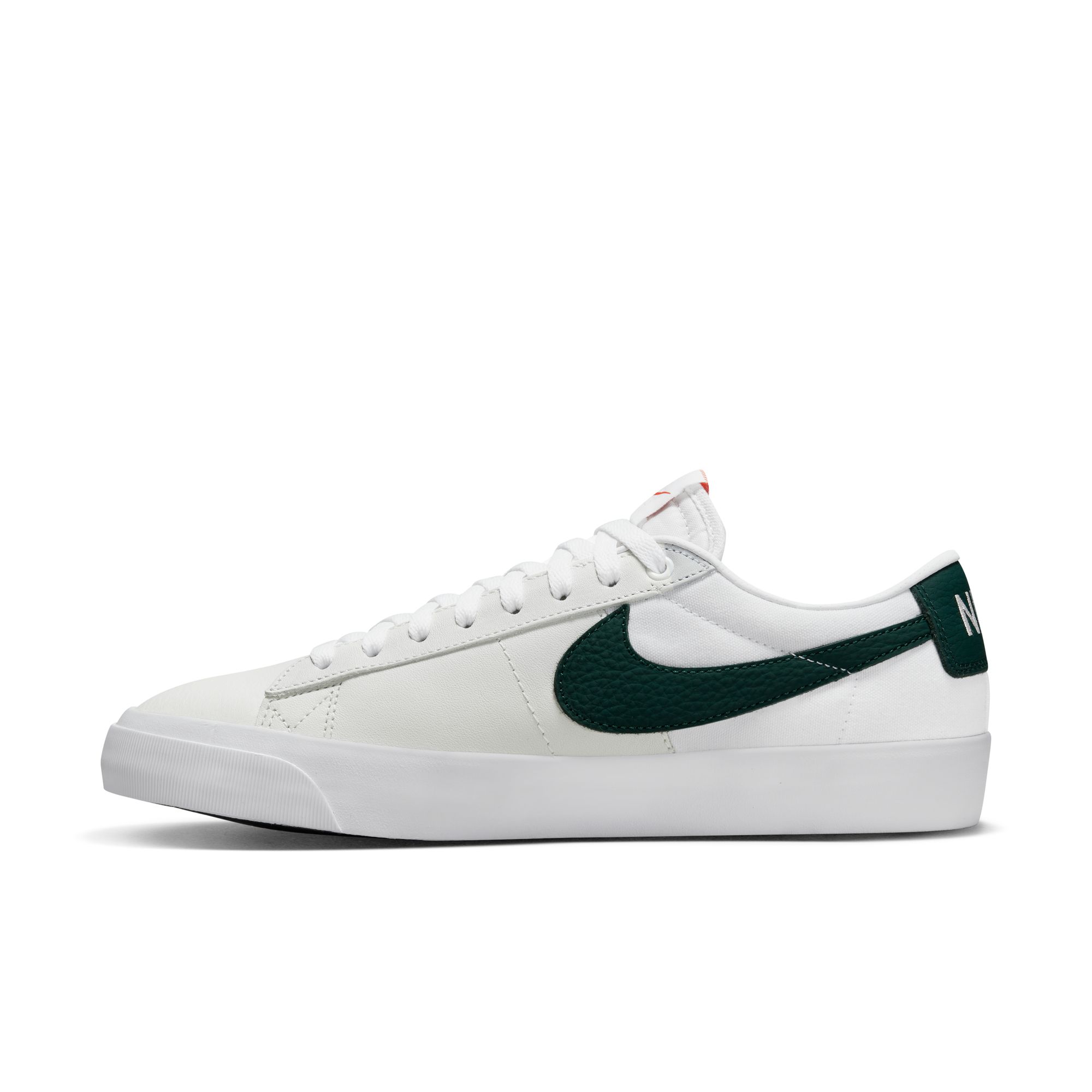 Nike SB Blazer Low Pro GT ISO - white/ pro green – Bild 3