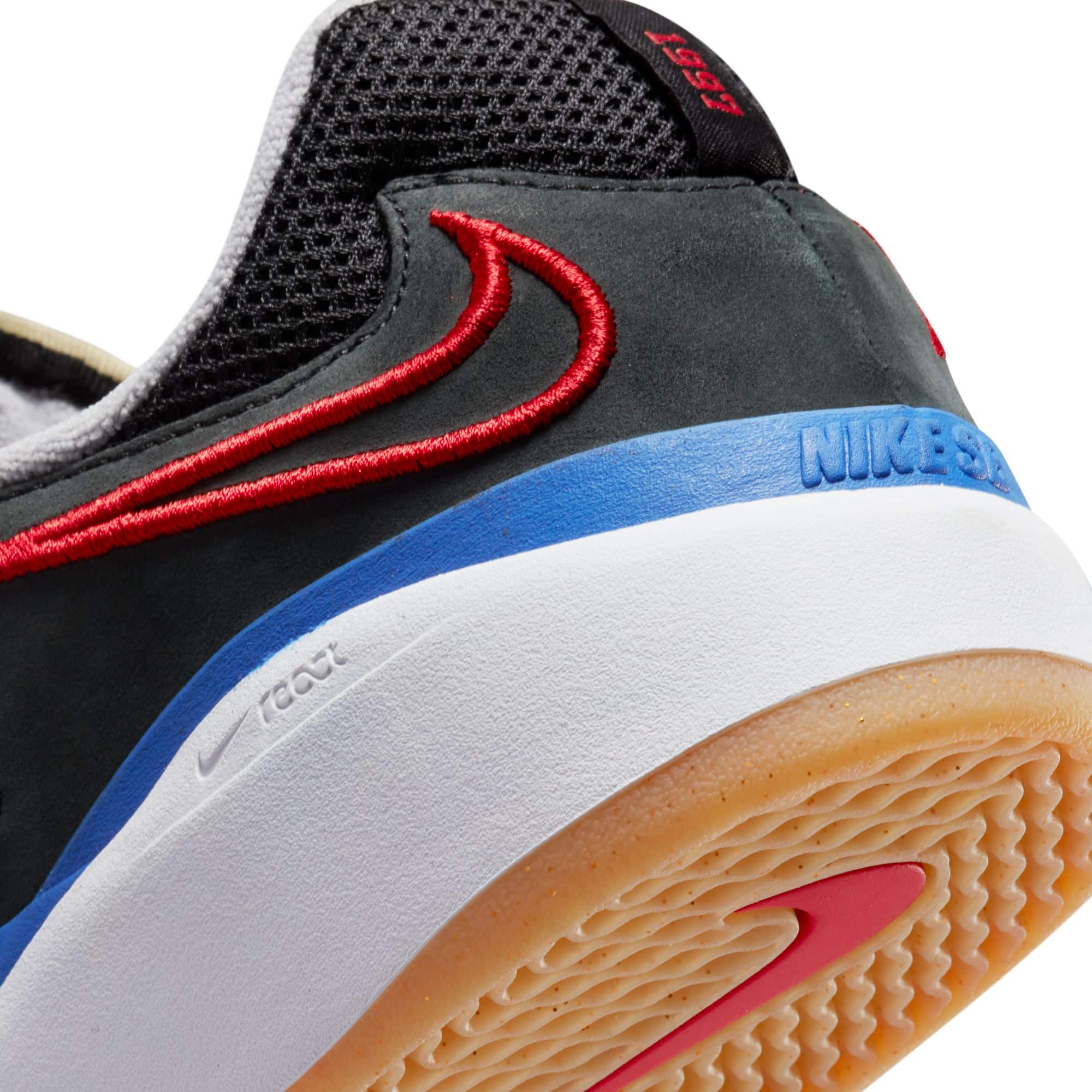 Nike SB Ishod PRM - black/ university red – Bild 4