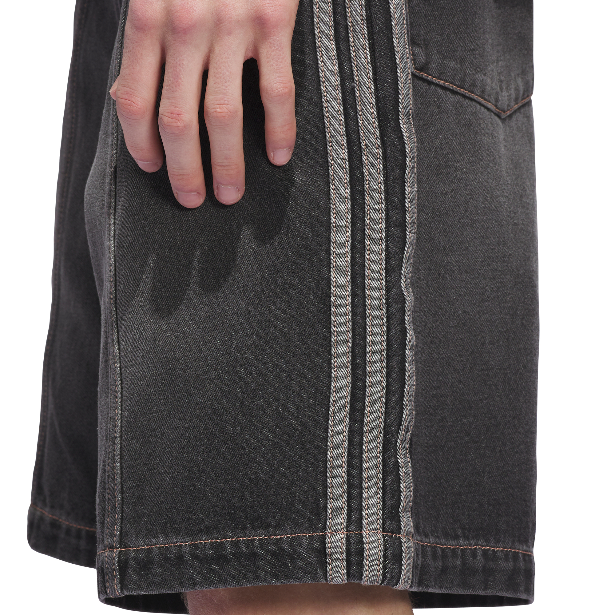 Adidas Skateboarding Tyshawn Short - black – Bild 5